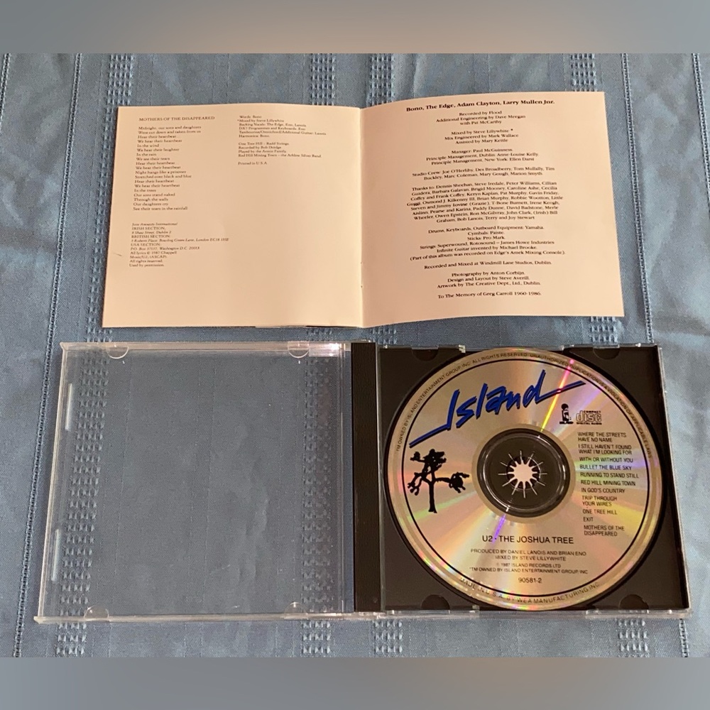 U2 CD - Picture 10 of 16